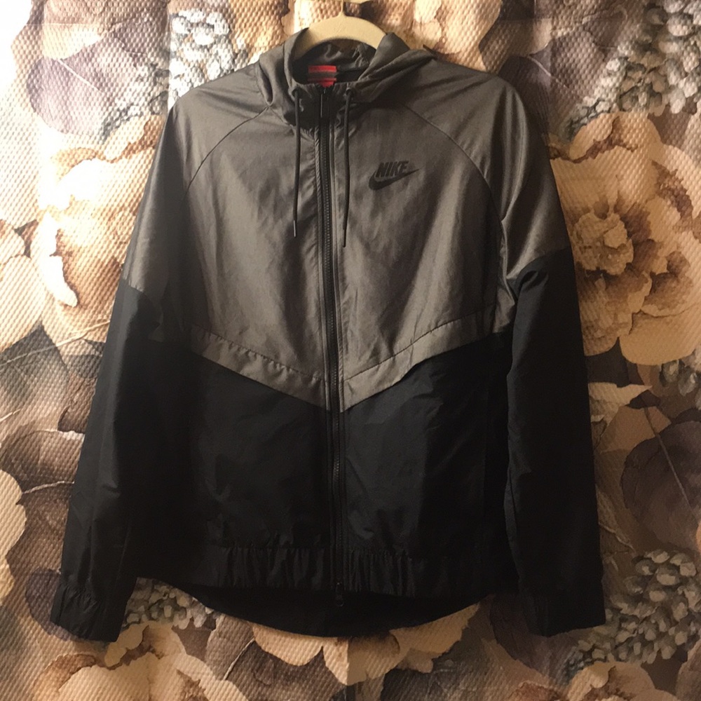 Women’s Nike Windbreaker